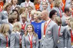 Den Haag 27 augustus 2008
De Olympische medaille winnaars van Peking op het bordes bij Koningin Beatrix. Aanwezig oa Anky v Grunsven Maarten v d Weijden Inge Dekker Marianne Vos Naomi v As Fatima de Moreiro Melo, anky v Grunsven Deborah Gravenstijn...
Peter Smulders bv