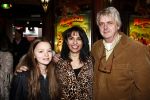 Amsterdam 9 november 2008
Premiere Madagascar in Tuschinski. Laura Fygi met man en dochter
Peter Smulders bv