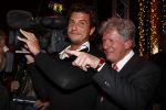 18 December 2008 Kerst/Nieuwjaarsborrel Princess
Willibrord Frequin met zijn zoon en cameraman Louis Frequin
Foto Peter Smulders BV Eindhoven