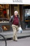 Amsterdam 30 maart april 2008
Louis v Dijk aan het winkelen op de cornelis schuytstraat.
Peter Smulders bv