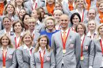 Den Haag 27 augustus 2008
De Olympische medaille winnaars van Peking op het bordes bij Koningin Beatrix. Aanwezig oa Anky v Grunsven Maarten v d Weijden Inge Dekker Marianne Vos Naomi v As Fatima de Moreiro Melo, anky v Grunsven Deborah Gravenstijn...
Peter Smulders bv