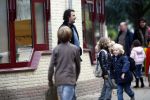 Blaricum 2 oktober 2008
Marco Borsato brengt zijn kinderen naar school.
Peter Smulders bv