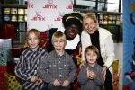 Rotterdam 30 november 2008
Het feest van Sinterklaas in ahoy . Een zwangere Mariska Bauer mt zonen Christian Jan en Frans
Peter Smulders bv