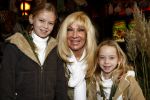 Amsterdam 9 november 2008
Premiere Madagascar in Tuschinski. Mary Borsato met Romy en .... kleinkinderen
Peter Smulders bv