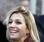 Amsterdam 6 oktober 2008
prinses Maxima op bezoek bij de nederlandse bank. 
Maxima draagt een rood leren/leer jasje
