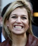 Amsterdam 6 oktober 2008
prinses Maxima op bezoek bij de nederlandse bank. Maxima draagt een rood leren/leer jasje.
Peter Smulders bv