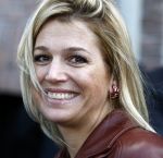 Amsterdam 6 oktober 2008
prinses Maxima op bezoek bij de nederlandse bank. Maxima draagt een rood leren/leer jasje