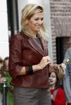 Amsterdam 6 oktober 2008
prinses Maxima op bezoek bij de nederlandse bank. Maxima draagt een rood leren/leer jasje.
Peter Smulders bv