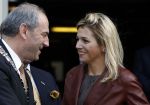 Amsterdam 6 oktober 2008
prinses Maxima op bezoek bij de nederlandse bank. Maxima draagt een rood leren/leer jasje. Maxima met Job Cohen
Peter Smulders bv