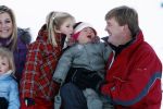 Lech 10 februari 2008
Fotosessie Koninklijke familie. Aanwezig waren Koningin Beatrix Maxima Prins Willem Alexander Amalai Alexia Ariane Prins Constantijn Prinses Laurentien Eloise Claus Cazimir en Elenore.
Peter Smulders bv