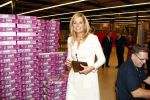 Mdedemblik 17 oktober 2007
Prinses Maxima  bezoekt de Jumbo speelgoed fabriek en doet werk achter de lopende band. Ook speelt ze met kinderen mens erger je niet.