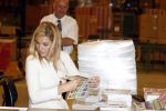 Mdedemblik 17 oktober 2007
Prinses Maxima  bezoekt de Jumbo speelgoed fabriek en doet werk achter de lopende band. Ook speelt ze met kinderen mens erger je niet.