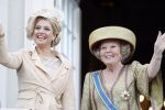 Den Haag 18 september 2007
Koningin Beatrix Prins Willem Alexander Maxima Prinses Margriet Pieter v Vollenhoven Prins Constantijn en Prinses Laurentien bij prinsjesdag met de gouden koets.