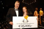 Amsterdam 7 november 2008
Duthc fashion award in de beurs van Berlage sponsored by mercedes. Winares Monique v Heistmet mercedes CEO Winfried Blum
Peter Smulders bv