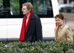 Laren 19 april 2008
Nico Steenbergen met zijn vrouw aan het winekelen.
Peter Smulders bv