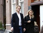 Amsterdam 29 november 2008
Nicolette v Dam met haar vriend Bas Smit op de cornelis schuytstraat.
Peter Smulders bv