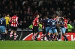 Eindhoven, 19 Maart 2008 Kompetitiewedstrijd PSV-AJAX, eindstand 0-0 
Seizoen 2007/2008
Ruzioe tussen AJAX en PSV met o.a. Gomes, Eric Braamhaar, Edgar Davids, Jan Kromkamp, Timmy Simons, Dennis Rommedahl
