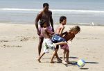Noordwijk 24 juli 2008
Patrick Kluivert op het strand bij huis ter Duin met Rossana Lima en zijn zoons Shane Quincy Ruben en Justin.