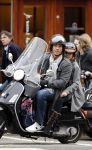 Amsterdam 31 oktober 2007
Patrick Singels met zijn dochter op vespa scooter.