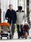 Amsterdam 26 januari 2008
Pieter v Beukering , man van Yvon Jaspers met kinderen en opa aan het wandelen.