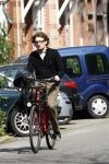 Amsterdam 20 april 21 april 2008
Prins Bernhard Jr op de fiets en bij de apotheek nadat hij ontslagen is uit het ziekenhuis waar hij een darmoperatie heeft ondergaan.
Peter Smulders bv