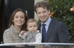Apeldoorn Op paleis het Loo is vandaag de jongste zoon van Prins Bernhard en Prinses Annette gedoopt 
Op de foto Prins Floris en Prinses Aimee en dochter Prinses Magali