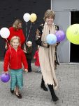 Amsterdam 4 oktober 2008
Prinses Laurentien met Prinses Eloise Prins Claus Cazimir en prinses Leonore bij premiere grote Terra in de Meervaart.
Peter Smulders bv