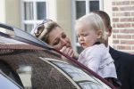 Apeldoorn 2 November 2008 Op paleis het Loo is vandaag de jongste zoon van Prins Bernhard en Prinses Annette gedoopt 
Op de foto Prinses Maxima met Prinses Arianne