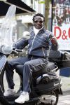 Amsterdam 12 oktober 2007
Regilio Tuur op zijn vespa scooter op de pc hooftstraat.