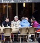 Amsterdam 13 december 2008
Reinout Oerlemans op terras bij Joffers in gesprek met John Ewbank.
Peter Smulders bv
