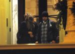 Amsterdam 25 november 2007
Robbie Williams bezoekt met zijn nieuwe vriendin Ayda Field en vrienden Amsterdam. Hij slaapt in het Amstel hotel en ging daarna naar een smartshop en een koffieshop.