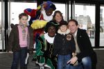 Rotterdam 25 november 2007
Premiere Feest van sinterklaas in ahoy. Robert Leroy met vrouw Sascha en zon Josh