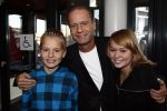 Zaandam 7 december 2008
Premiere op hoop van zegen. Ron Boszhard met kinderen
Peter Smulders bv