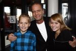 Zaandam 7 december 2008
Premiere op hoop van zegen. Ron Boszhard met kinderen
Peter Smulders bv