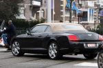 Amsterdam 8 december 2008
Ronnie Rosenbaum rijdt in een bentley cabrio met het kenteken TAT vernoemd naar zijn vriendin Tatjana.
Peter Smulders bv
