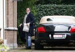 Amsterdam 8 december 2008
Ronnie Rosenbaum rijdt in een bentley cabrio met het kenteken TAT vernoemd naar zijn vriendin Tatjana.
Peter Smulders bv