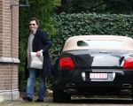 Amsterdam 8 december 2008
Ronnie Rosenbaum rijdt in een bentley cabrio met het kenteken TAT vernoemd naar zijn vriendin Tatjana.
Peter Smulders bv