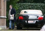 Amsterdam 8 december 2008
Ronnie Rosenbaum rijdt in een bentley cabrio met het kenteken TAT vernoemd naar zijn vriendin Tatjana.
Peter Smulders bv