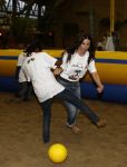 Aaslmeer, 17 December 2008
Kansarme kinderen krijgen een verwendag bij de Beach
Hoofdsponsor Disney & Wall-i, georganiseerd door de Class Company
Rossana Lima
Foto Peter Smulders BV