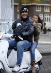 Amsterdam 12 november 2007
Ruud Gullit met zijn dochter Joelle op zijn vespa scooter.