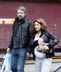 Amsterdam 24 december 2008
Ruud de Wild met zijn zwangere vrouw Aafke kerstinkopen aan het doen.
Peter Smulders bv