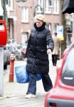 Amsterdam 28 november 2008
Simone Kleinsma  boodschappen aan het doen.
Peter Smulders bv