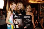 A msterdam 13 oktober 2008
Elite model van het jaar verkiezing in Jimmy Woo. Avna Visser is de uiteindelijke 
 winnares.  Avna met  Sofie Oosterwaal en Monique Sprong
Peter Smulders bv