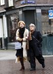 Amsterdam 3 december 2008
Sonja Barend aan het winkelen met een vriendin op de cornelis schuytstraat.
Peter Smulders bv