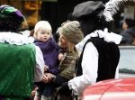 Amsterdam 29 november 2008
Tooske Breugem Ragas met dochter bij zwarte Piet en Sinterklaas.
Peter Smulders bv