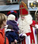 Amsterdam 29 november 2008
Tooske Breugem Ragas met dochter bij zwarte Piet en Sinterklaas.
Peter Smulders bv