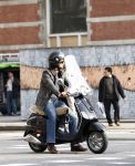 Amsterdam 13 oktober 2008
Victor Reinier op vespa scooter.
Peter Smulders bv