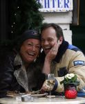 Amsterdam 8 januari 2007
Carlo Boszhard en Viola Holt met dochter op terras van pc hooftstraat.