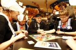Volendam 22 januari 2008
Nick en Simon Jan Keizer en George Baker promoten dat de plaats volendam op een nieuw monopoly spel komt. Volendamse klederdracht
Peter Smulders bv