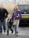 Uithoorn 23 januari 2008
Wendy v Dijk met Sem en broer Mike voorlezen tijdens de nationale vorleesdag  bij de speeldoos.